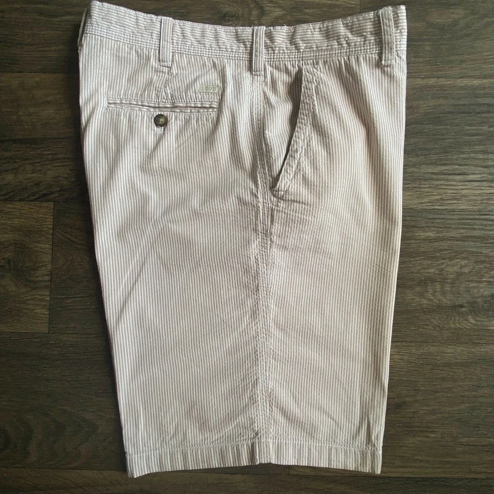 Izod Men's 36 Striped Flat Front Golf Shorts Preppy Country Club Tan‎